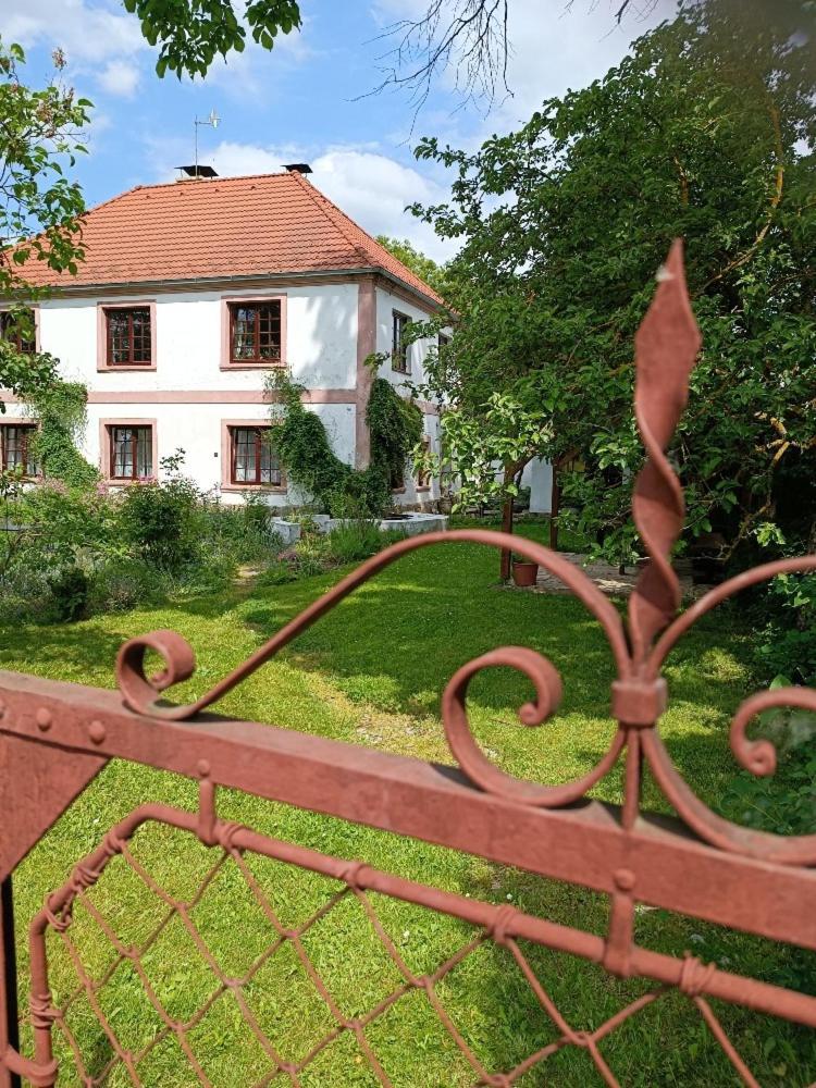 Ubytovani Pod Jilmem Zar Extérieur photo