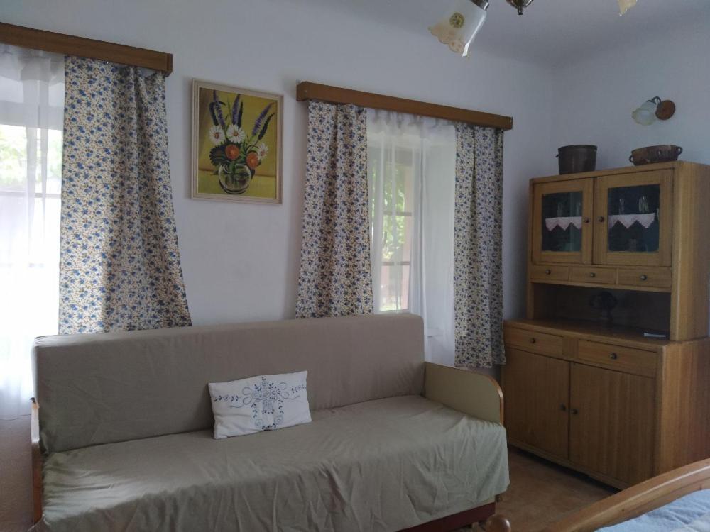 Ubytovani Pod Jilmem Zar Chambre photo