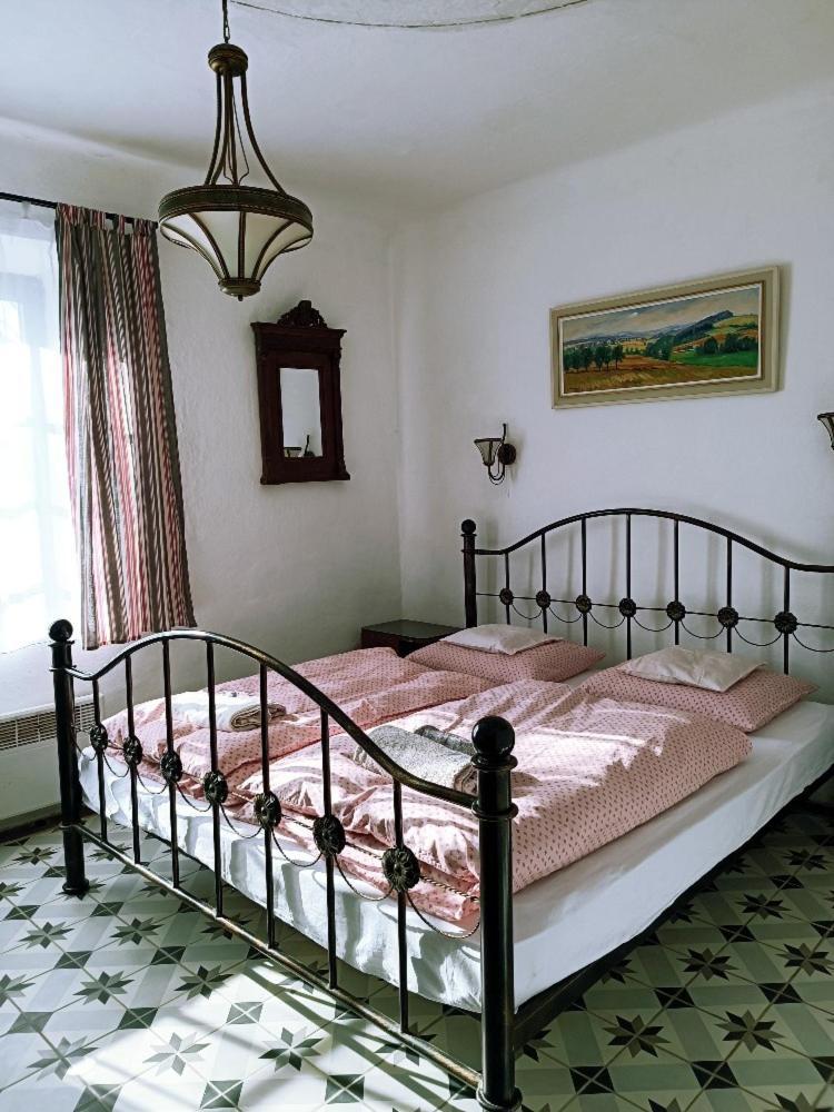 Ubytovani Pod Jilmem Zar Extérieur photo