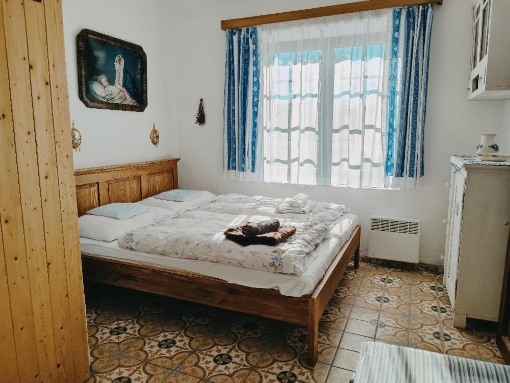 Ubytovani Pod Jilmem Zar Chambre photo